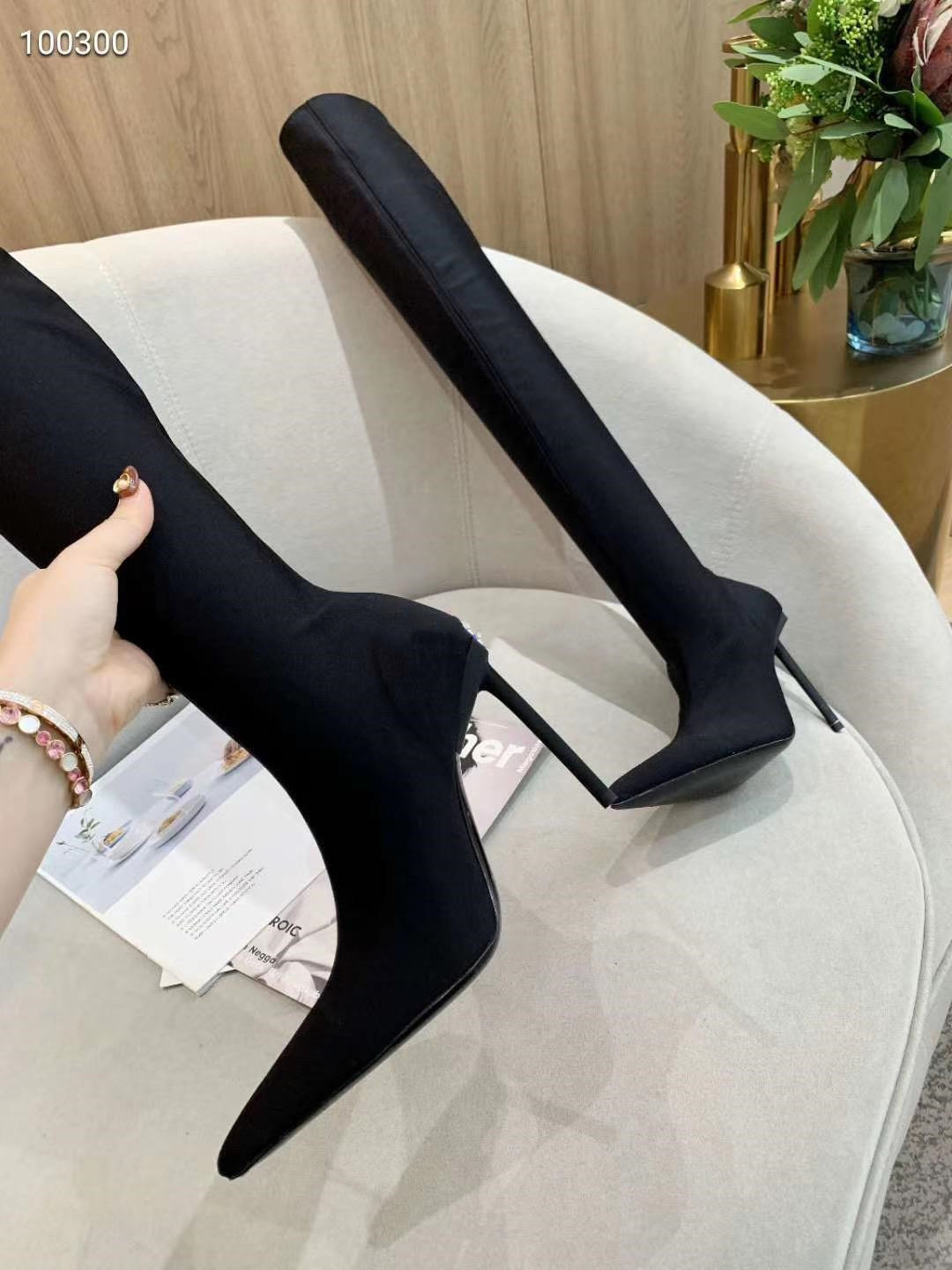 Famous Winter Women's Red Botto Tall Boots Boots Black Suede Soles High Quality Brands B-Boots Booties Party Wedding Dress High Heels
Famous Winter Women's Red Botto Tall Boots Boots Black Suede Soles High Quality Brands B-Boots Booties Party Wedding Dress High Heels