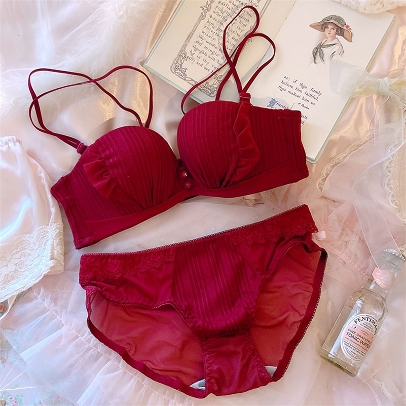 Bras Sets Wine Red Retro Button Ruffle Edge Small Breasts Together Brief No Rims Sweet Girl Underwear Cotton Crotch Briefs 221010, Single
Bras Sets Wine Red Retro Button Ruffle Edge Small Breasts Together Brief No Rims Sweet Girl Underwear Cotton Crotch Briefs 221010, Single