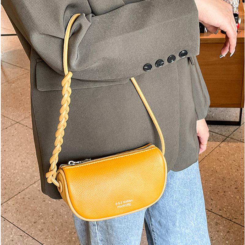 Evening Bags 2022 Leather Dumplings Mobile Phone Messenger Bag Ladies Shoulder Luxury Hobos Tote Girls Mini Armpit, Black
Evening Bags 2022 Leather Dumplings Mobile Phone Messenger Bag Ladies Shoulder Luxury Hobos Tote Girls Mini Armpit, Black