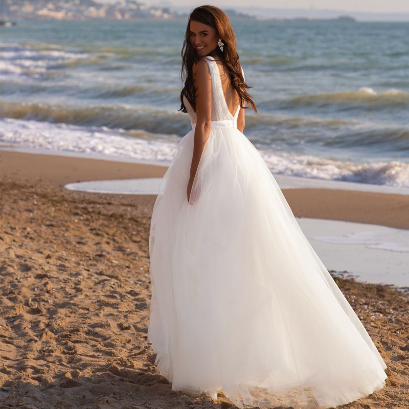 Charming Beach Bridal Wedding Dress A Line Sleeveless V Neckline Boho Wedding Gown for Bride Backless 2023 Robe de Mariee