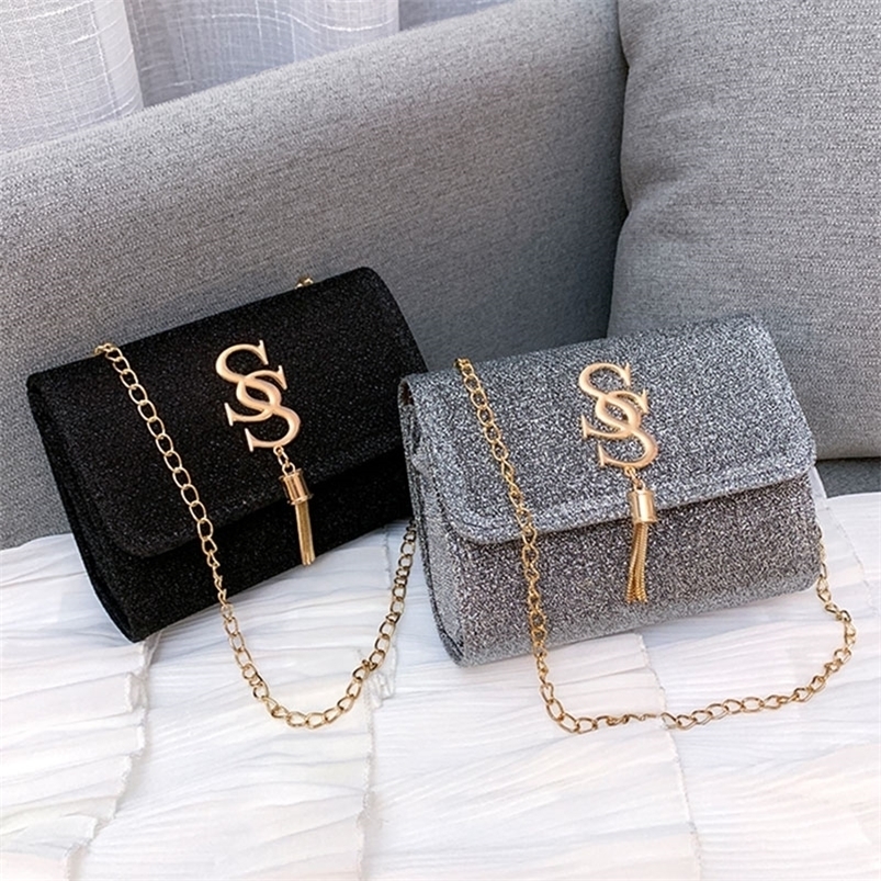 Evening Bags Luxury Small Sequin Flap Crossbody Bag Fashion Tassel Chain Ladies Party Handbag Purse Messenger Designer Bolso Mujer 221010, Red
Evening Bags Luxury Small Sequin Flap Crossbody Bag Fashion Tassel Chain Ladies Party Handbag Purse Messenger Designer Bolso Mujer 221010, Red