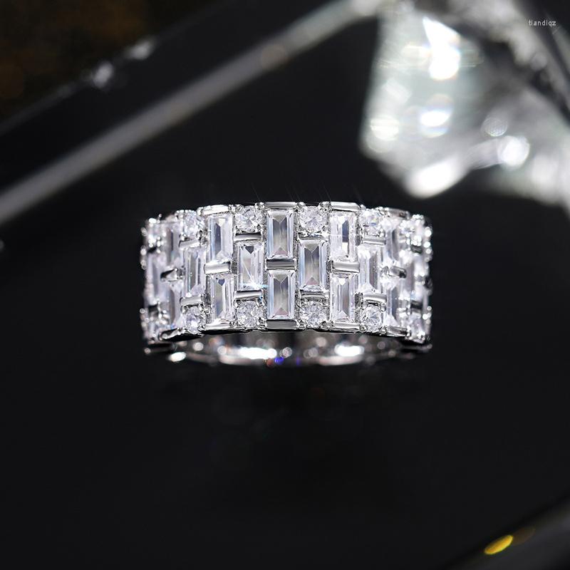 Wedding Rings Luxury Trendy Full Circle Crystal Engagement For Women Shine CZ Stone Inlay Fashion Jewelry Party Gift Ring
Wedding Rings Luxury Trendy Full Circle Crystal Engagement For Women Shine CZ Stone Inlay Fashion Jewelry Party Gift Ring