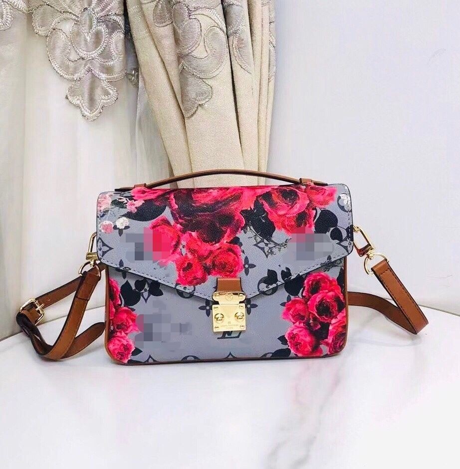 HH Luxurys Designers bags Crossbodys Women Flower Series Handbag Messenger Oxidizing Leather Elegant Shoulder Bags Crossbody Bag Shopping Tote, Add additional shipping fee
HH Luxurys Designers bags Crossbodys Women Flower Series Handbag Messenger Oxidizing Leather Elegant Shoulder Bags Crossbody Bag Shopping Tote, Add additional shipping fee