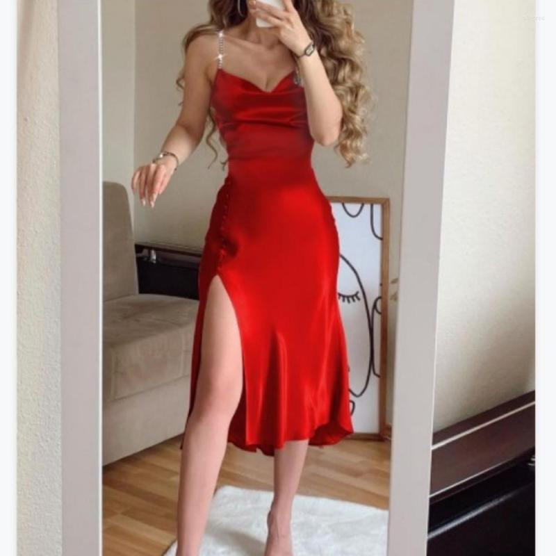Casual Dresses 2022 Sexy Summer Party Black Women Slash Neck Sleeveless Sling Strapless Dress Slim Fashion Female Rhinestone
Casual Dresses 2022 Sexy Summer Party Black Women Slash Neck Sleeveless Sling Strapless Dress Slim Fashion Female Rhinestone