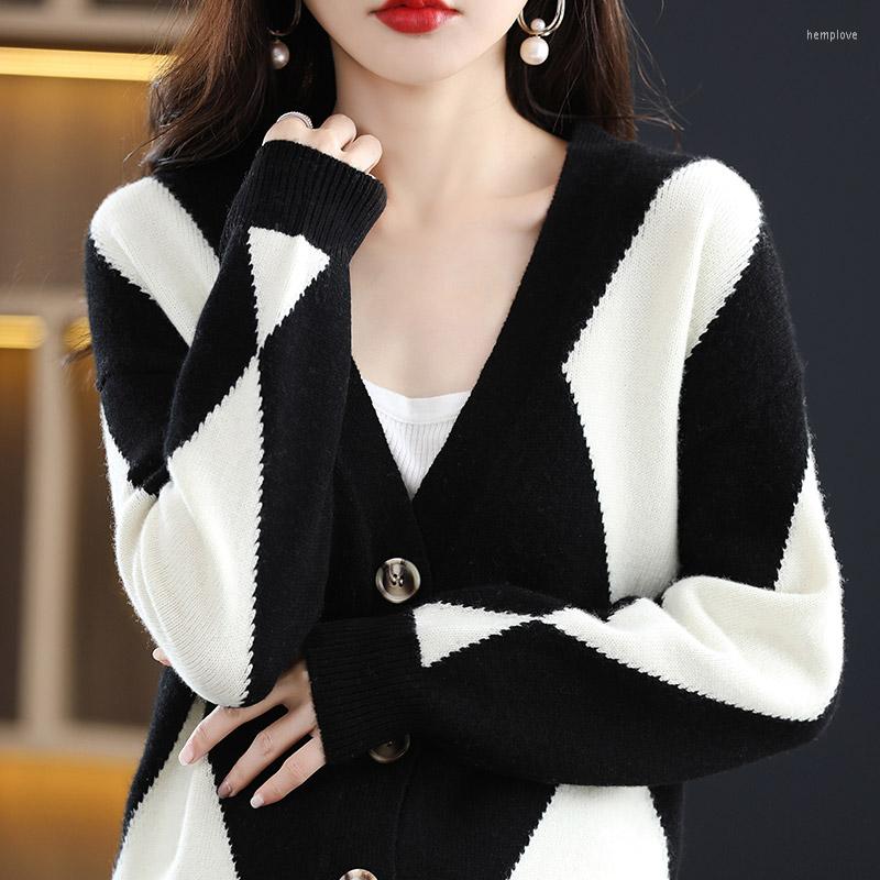 Women's Knits 22 Autumn And Winter Women's Cardigan V-Neck Long-Sleeved Color-Blocking Sweater Pure Wool Knitted Loose All-Match Top, White
Women's Knits 22 Autumn And Winter Women's Cardigan V-Neck Long-Sleeved Color-Blocking Sweater Pure Wool Knitted Loose All-Match Top, White