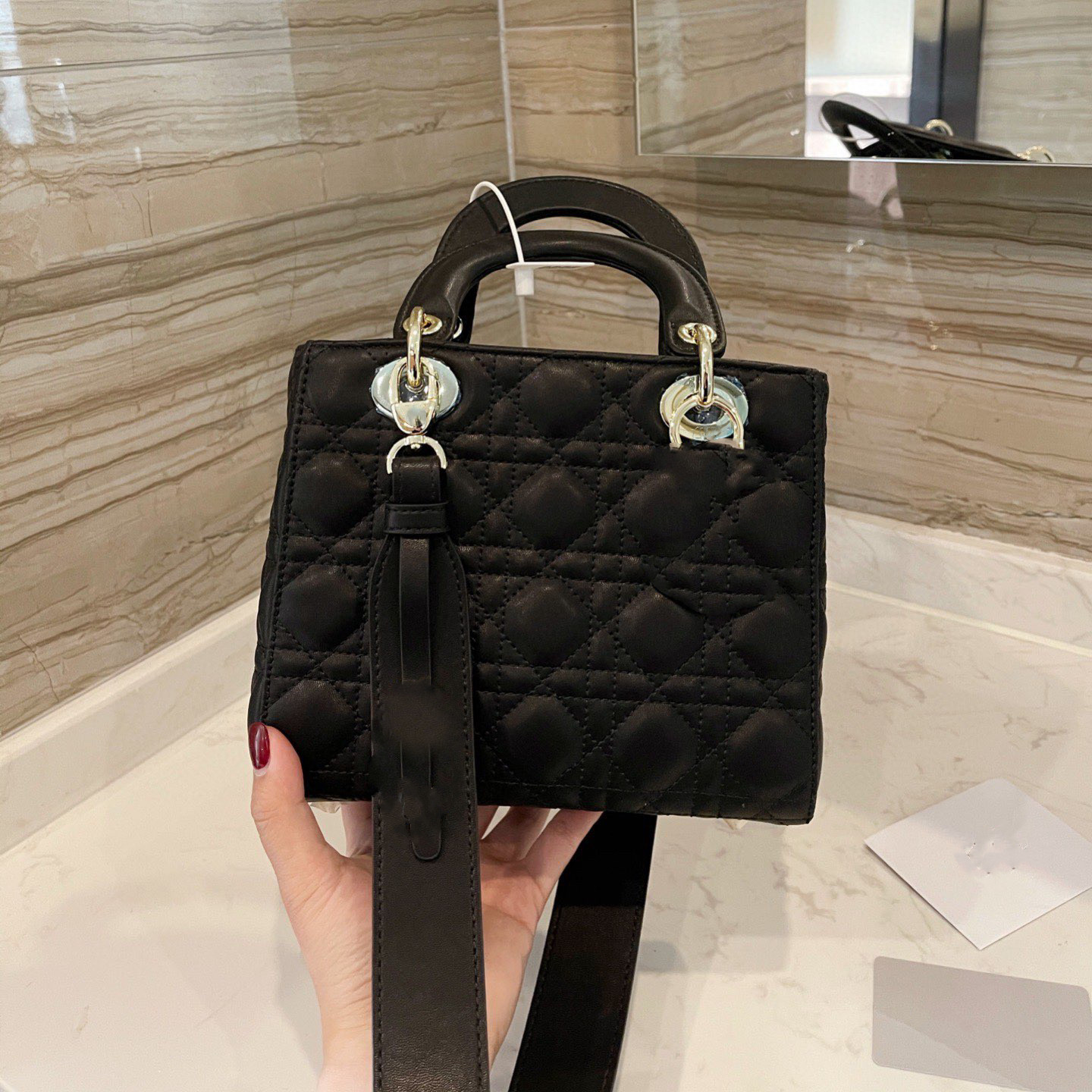 Totes Crossbody Ribbons Luxury Designer Brand Bags Fashion Shoulder Handbags bag High Quality Women Letter Purse Phone Wallet Metallic lady, Pic with logo 17cm
Totes Crossbody Ribbons Luxury Designer Brand Bags Fashion Shoulder Handbags bag High Quality Women Letter Purse Phone Wallet Metallic lady, Pic with logo 17cm