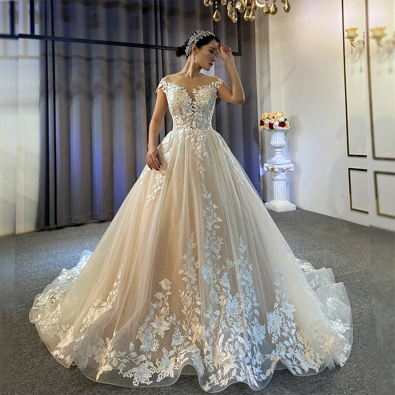 2023 ball gown Wedding Dresses Dubai Elegant Long Sleeves Sheer Crew Neck Lace Appliques Beaded Vestios De Novia Luxury Bridal Gowns with Buttons