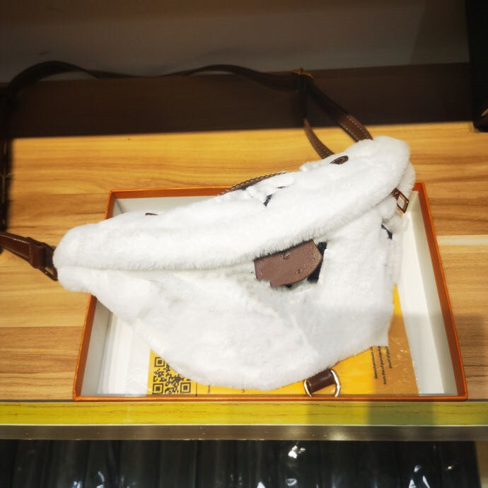 Brand 23SS women's Wallets Winter plush grils Letter embroidery Fashion bag with box white color, White 1601
Brand 23SS women's Wallets Winter plush grils Letter embroidery Fashion bag with box white color, White 1601