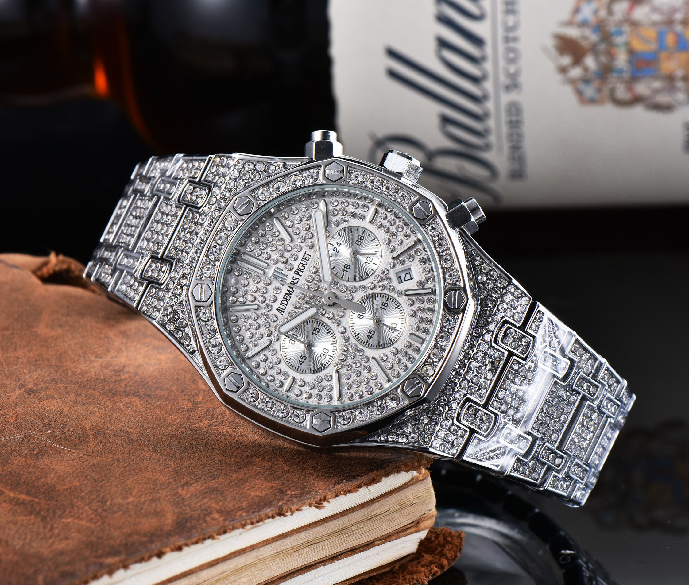 Fashion Silver Gold Men's AP Watches Stainless Steel Material Butterfly Buckle Quartz Watch Dial Diameter 43mm HJ12
Fashion Silver Gold Men's AP Watches Stainless Steel Material Butterfly Buckle Quartz Watch Dial Diameter 43mm HJ12