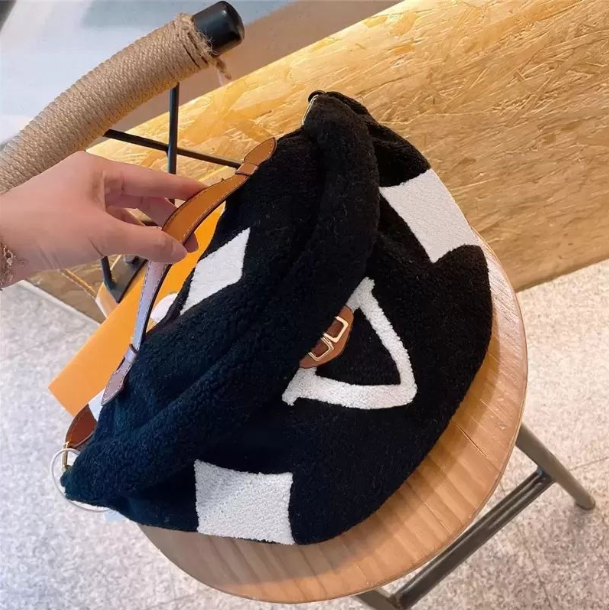 22ss New Winter Teddy Waist Bag Designer For Womens Men Fashion Lambswool Crossbody Shoulder Bags Fluffy Bumbag Luxury, Multi
22ss New Winter Teddy Waist Bag Designer For Womens Men Fashion Lambswool Crossbody Shoulder Bags Fluffy Bumbag Luxury, Multi