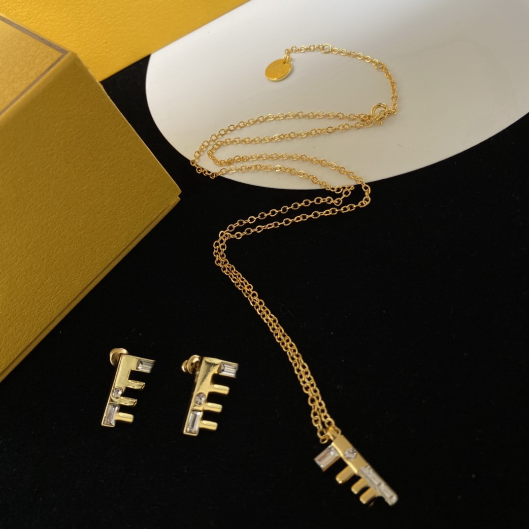 Micro Inlays Crystal Embellishment Necklace Bracelet Women Engraved F Initials Letter Settings 18K Gold Designer Jewelry Birthday Festive Christmas Gifts FS5 --02
