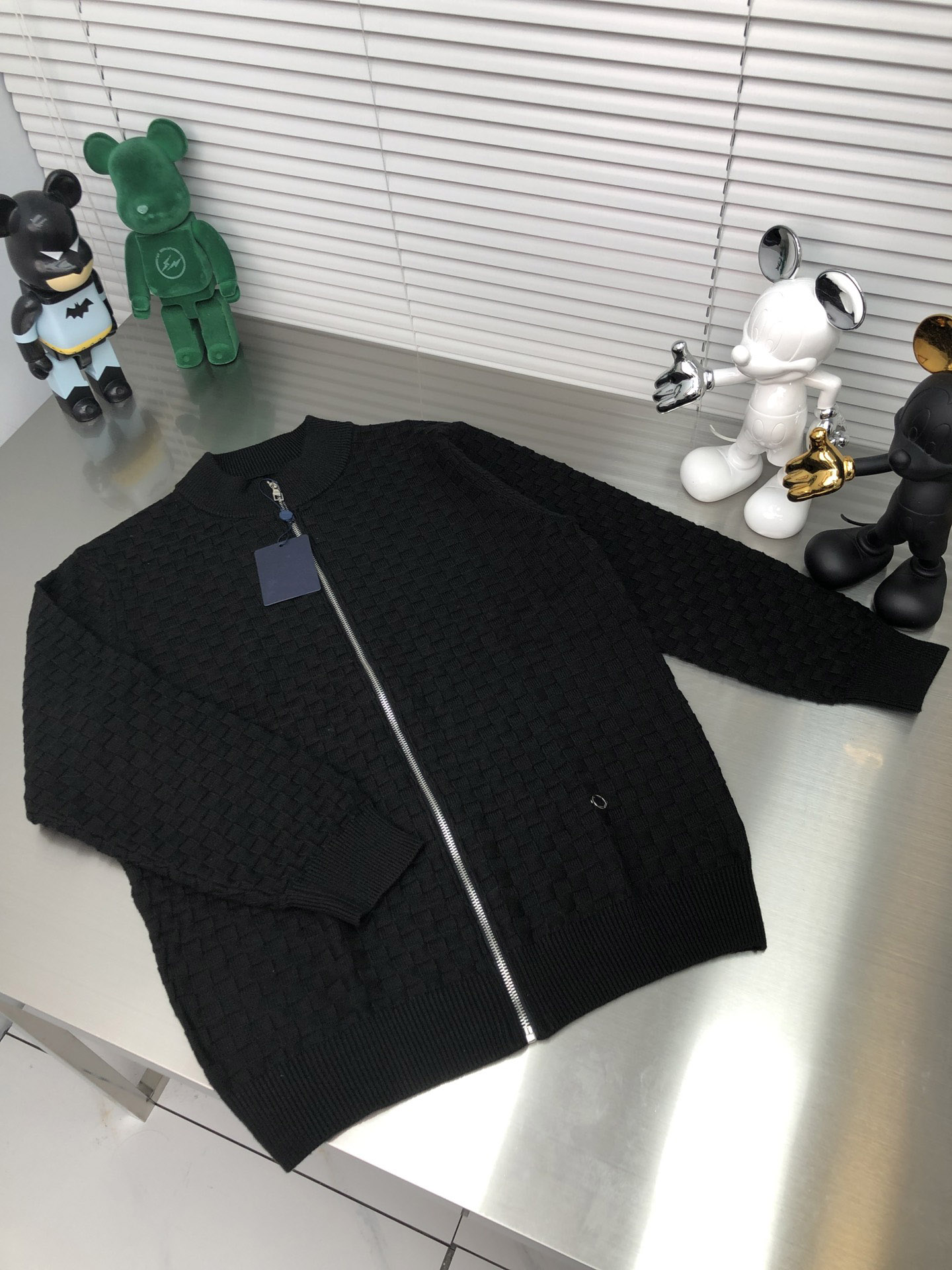 Autumn and Winter Classic style fashion mens sweater highquality comfort elastic knitted material top brand designer Zipper Cardigan, Black
Autumn and Winter Classic style fashion mens sweater highquality comfort elastic knitted material top brand designer Zipper Cardigan, Black
