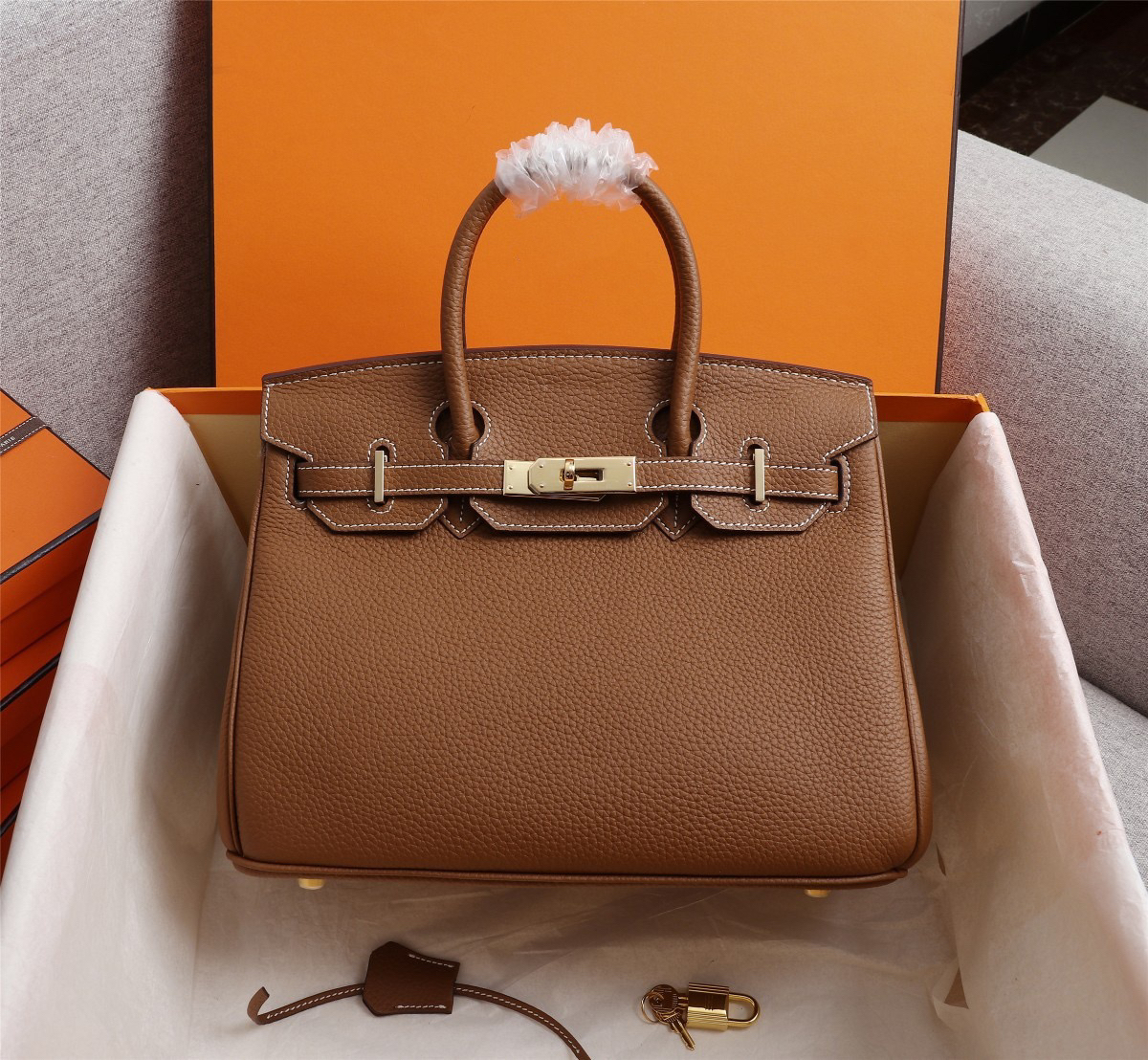 Top 9A Togo Cowhide Leather Socialite Tote Birkin 30/35cm Woman Designer Handbag With horse and silk Lock Gold and Silver Hardware No Holes & Straps, Extra fedex shpping fee
Top 9A Togo Cowhide Leather Socialite Tote Birkin 30/35cm Woman Designer Handbag With horse and silk Lock Gold and Silver Hardware No Holes & Straps, Extra fedex shpping fee
