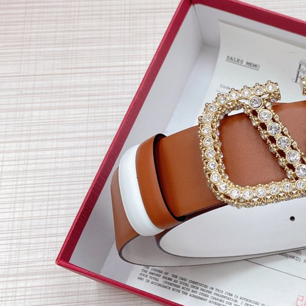 womens belt Designer mens belts 40 mm Valen Luxury brand official replica Diamond V shaped steel buckle ladies waistband for woman With box 022 
womens belt Designer mens belts 40 mm Valen Luxury brand official replica Diamond V shaped steel buckle ladies waistband for woman With box 022