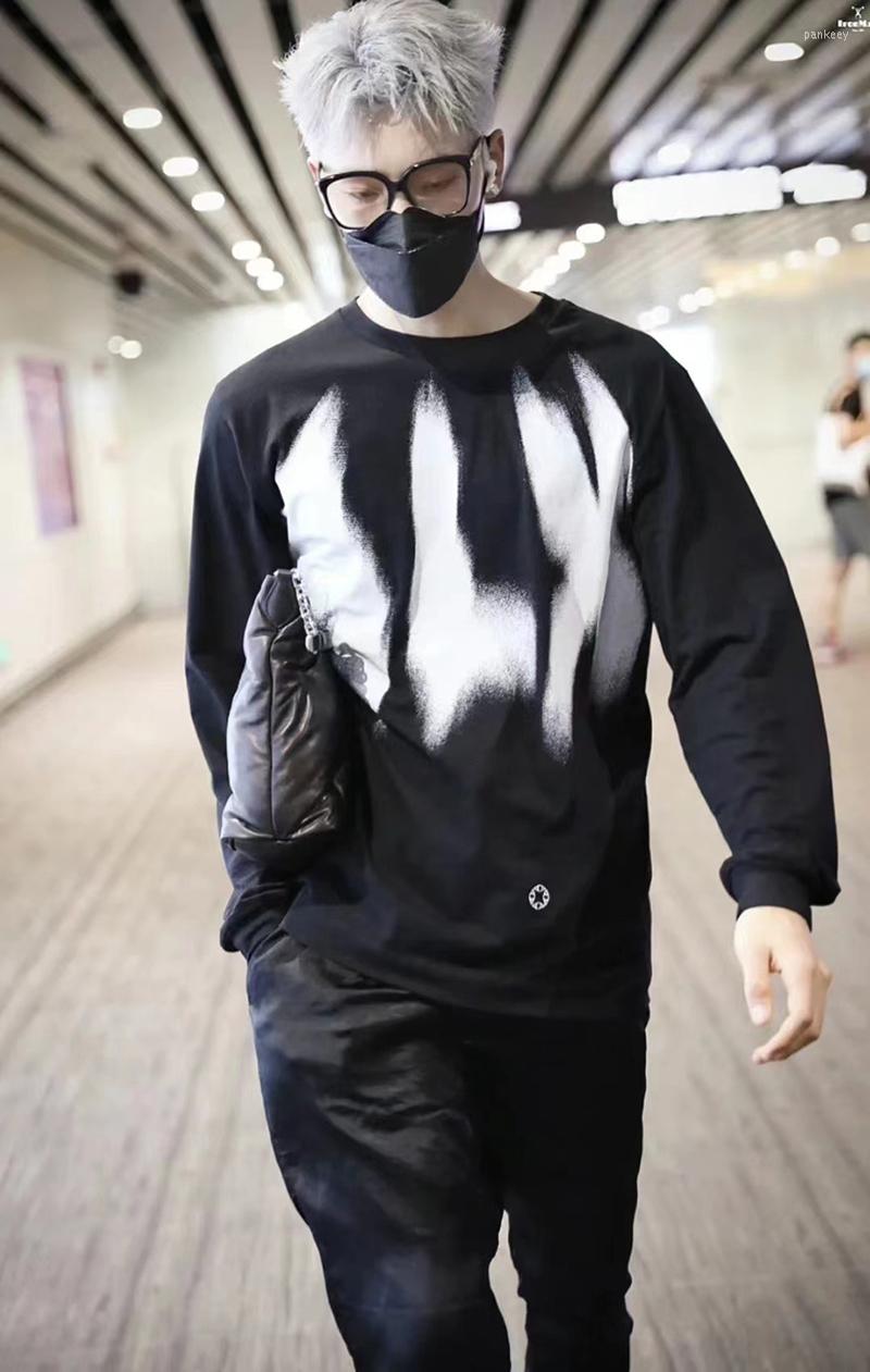 Men' Hoodies ALYX 1017 9SM Graffiti Inkjet Logo Long Sleeve T Shirt Urban Function Men Women Black Sweatshirt
Men' Hoodies ALYX 1017 9SM Graffiti Inkjet Logo Long Sleeve T Shirt Urban Function Men Women Black Sweatshirt