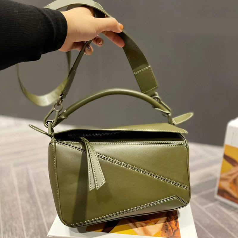 Shoulder Bag Designer Geometry Handbag Women Crossbody Bags Luxury Leather Handbags Messenger Letter Printed Shoulder Strap 220920, Blue
Shoulder Bag Designer Geometry Handbag Women Crossbody Bags Luxury Leather Handbags Messenger Letter Printed Shoulder Strap 220920, Blue