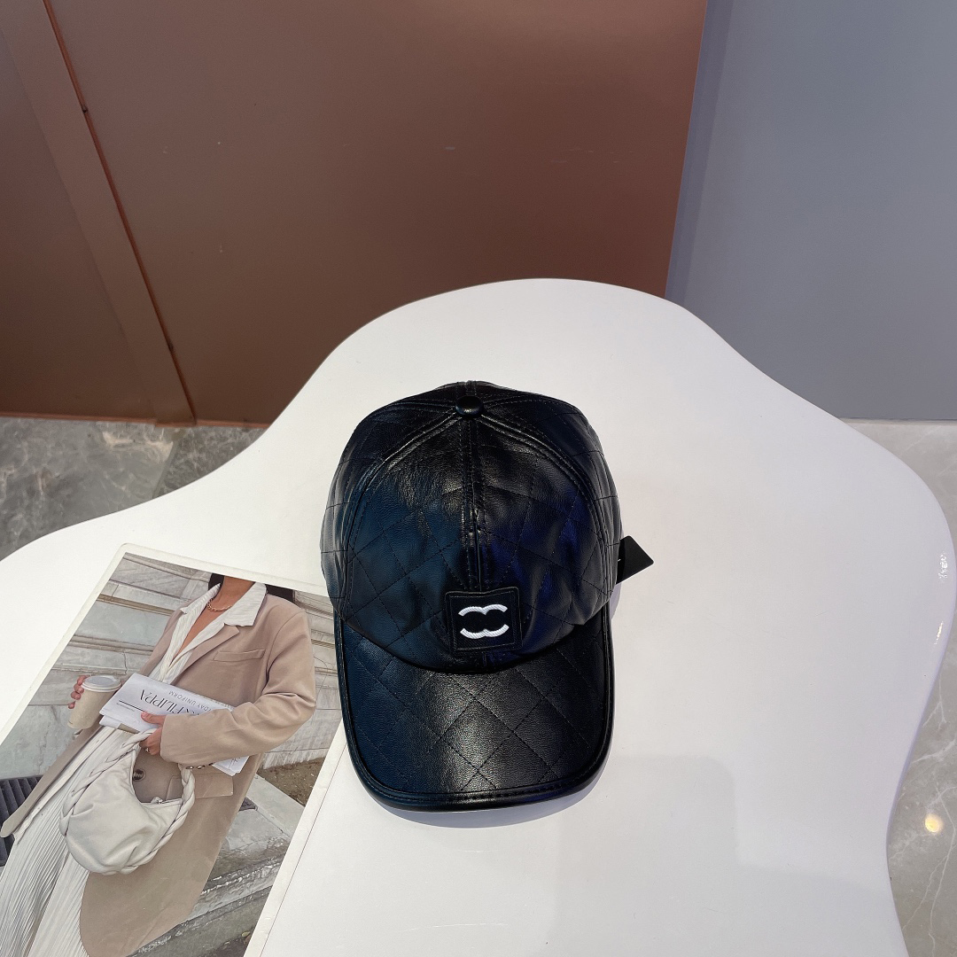 Luxurys designers baseball cap Women's cap Fashion Simple leather Classic street show temperament Versatile Christmas gift is very beautiful verygood, Black
Luxurys designers baseball cap Women's cap Fashion Simple leather Classic street show temperament Versatile Christmas gift is very beautiful verygood, Black