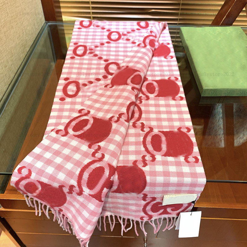 Winter Long Shawls Stylish Women Cashmere Scarf Full Letter Printed Pink Scarves for Mens Soft Touch Warm Wraps with Tags Luxury Beanie
Winter Long Shawls Stylish Women Cashmere Scarf Full Letter Printed Pink Scarves for Mens Soft Touch Warm Wraps with Tags Luxury Beanie