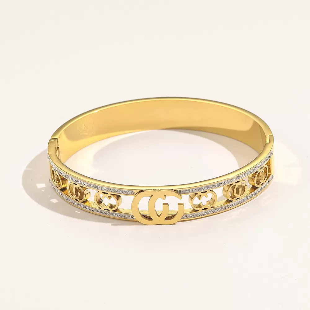 Designer Bracelet Crystal 18K Gold Plated Stainless steel Wedding Lovers Gift Jewelry ZG1463 Whole Classic Bracelets Women Ban8859856
Designer Bracelet Crystal 18K Gold Plated Stainless steel Wedding Lovers Gift Jewelry ZG1463 Whole Classic Bracelets Women Ban8859856