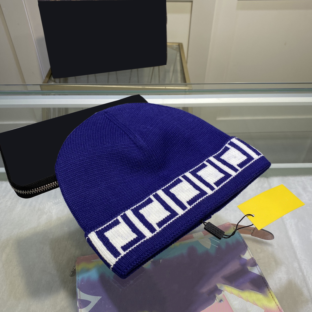 Luxurys Designers hat Beanie Men and Women Same Color Splice Fashion Cap Everyday Casual Versatile Eye catching Personality Color Variety for Travel lovely nice, Grey
Luxurys Designers hat Beanie Men and Women Same Color Splice Fashion Cap Everyday Casual Versatile Eye catching Personality Color Variety for Travel lovely nice, Grey