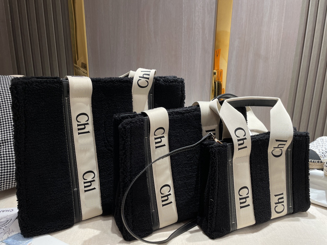 Fashion Designer Bags Tote Bags Shoulder Bag Handbag Top Ladies Crossbody Fleece Leather Webbing Winter New 2022, Vip +8617850211237
Fashion Designer Bags Tote Bags Shoulder Bag Handbag Top Ladies Crossbody Fleece Leather Webbing Winter New 2022, Vip +8617850211237