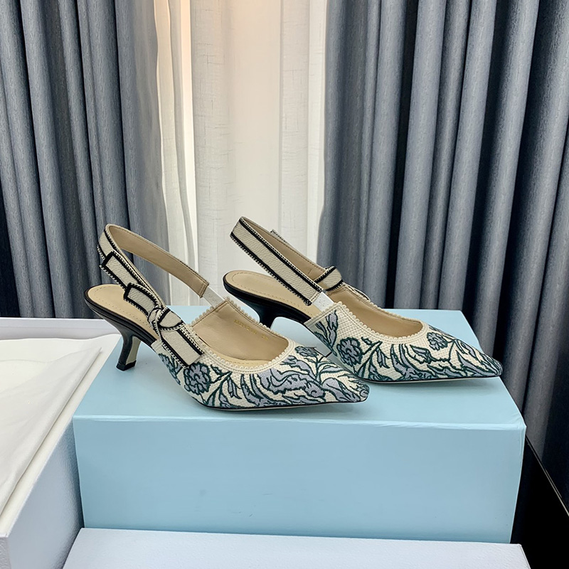 Slingback Pump Shoes Black Blue Embroidered Cotton Sandals Pumps For Women Flat 6.5cm 10cm Comma Heel Two-Tone Embroidery Ribbon Lace Low-cut Upper
Slingback Pump Shoes Black Blue Embroidered Cotton Sandals Pumps For Women Flat 6.5cm 10cm Comma Heel Two-Tone Embroidery Ribbon Lace Low-cut Upper