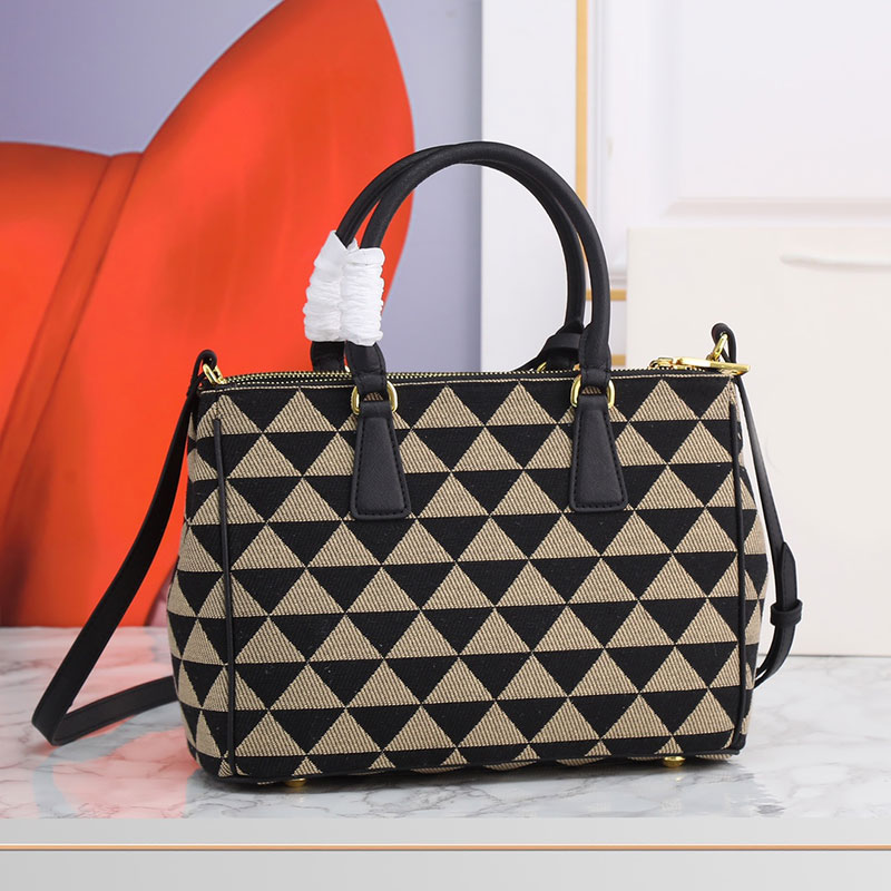 evening bag Crossbody Tote Bag Check Designer Shoulder Bags Women Killer Handbags Large Capacity Embroidery Triangle Woman Fashion Shop Bags, 20x15x9.5cm
evening bag Crossbody Tote Bag Check Designer Shoulder Bags Women Killer Handbags Large Capacity Embroidery Triangle Woman Fashion Shop Bags, 20x15x9.5cm