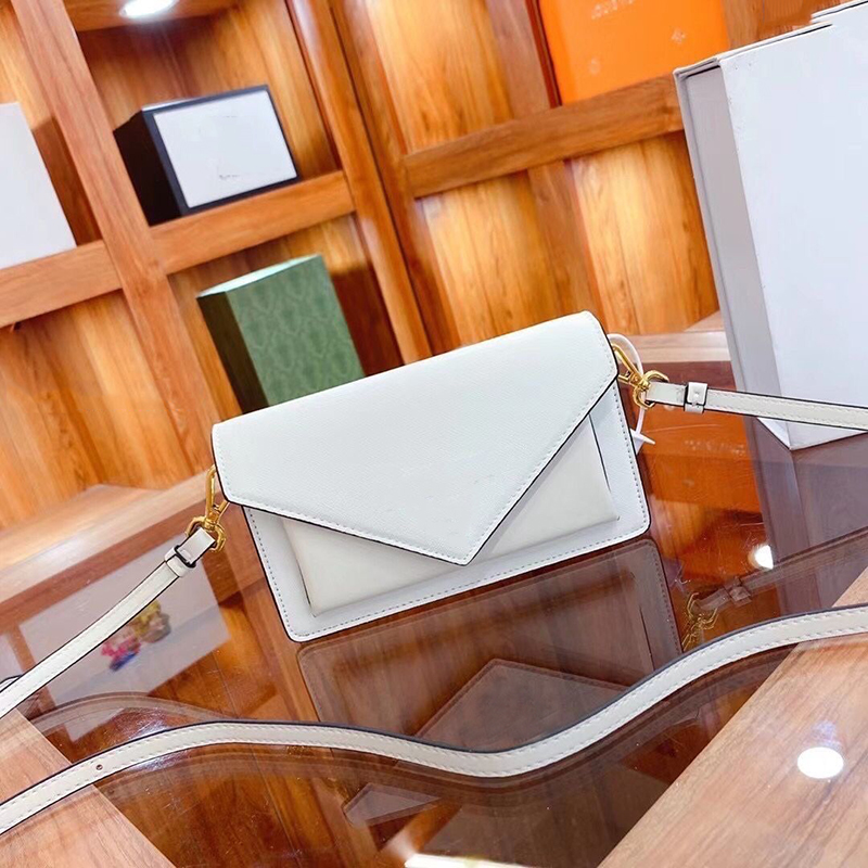 2022 pradias desigenr women Envelope bags Galleria Saffiano Tote Bag Classic Leather Shoulder Handbags mini killer handbag size 20x4x12cm
2022 pradias desigenr women Envelope bags Galleria Saffiano Tote Bag Classic Leather Shoulder Handbags mini killer handbag size 20x4x12cm