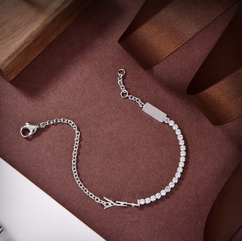 Mens Women Chain Braceltes Luxury Designer Bracelet 925 Sitlver Diamond Bangle Fashion Gold Pendent Y Love Bracelets Wedding Jewelry Top
Mens Women Chain Braceltes Luxury Designer Bracelet 925 Sitlver Diamond Bangle Fashion Gold Pendent Y Love Bracelets Wedding Jewelry Top