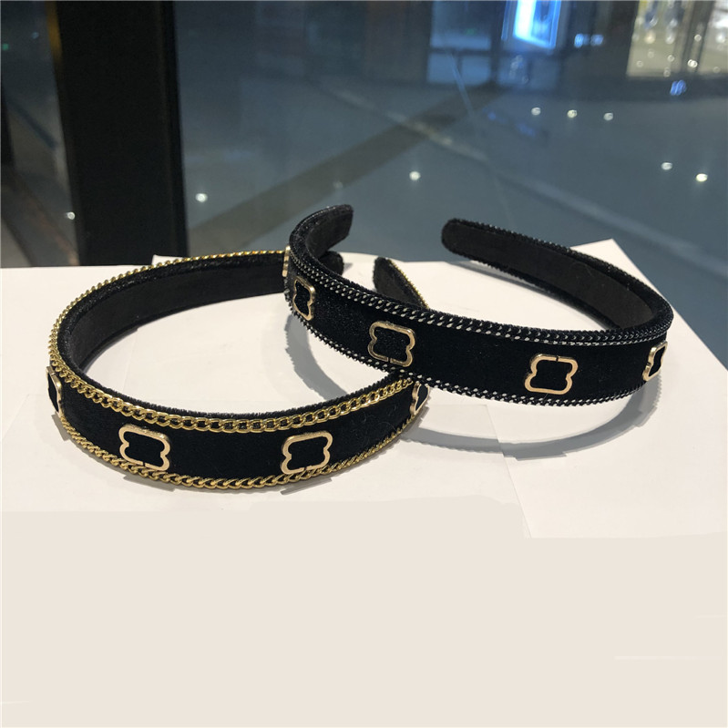 Vintage Double Letter Headbands Home Wide Edge Hair Bands Temperament Girl Chain Hair Hoop Jewelry With Box
Vintage Double Letter Headbands Home Wide Edge Hair Bands Temperament Girl Chain Hair Hoop Jewelry With Box