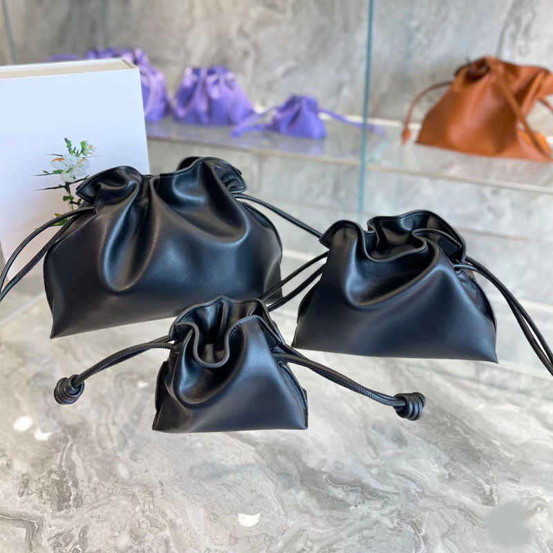 Bags designer Shoulder Drawstring Lucky Bag Women Handbag Shoulder Soft Leather Luxury Designer Brand Crossbody Female Cloud Bucket, Blue
Bags designer Shoulder Drawstring Lucky Bag Women Handbag Shoulder Soft Leather Luxury Designer Brand Crossbody Female Cloud Bucket, Blue