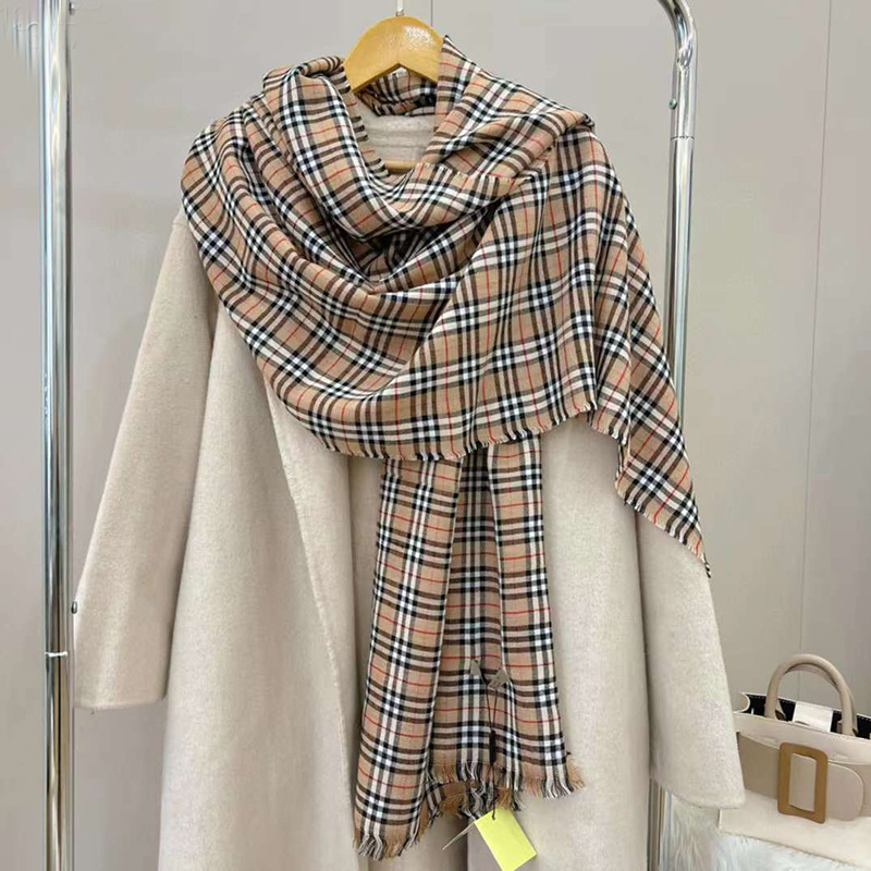 Luxury brand woman winter BB scarf fashion female shawls cashmere handfeeling winter wraps flower weave winter hijab plaid scarf
Luxury brand woman winter BB scarf fashion female shawls cashmere handfeeling winter wraps flower weave winter hijab plaid scarf