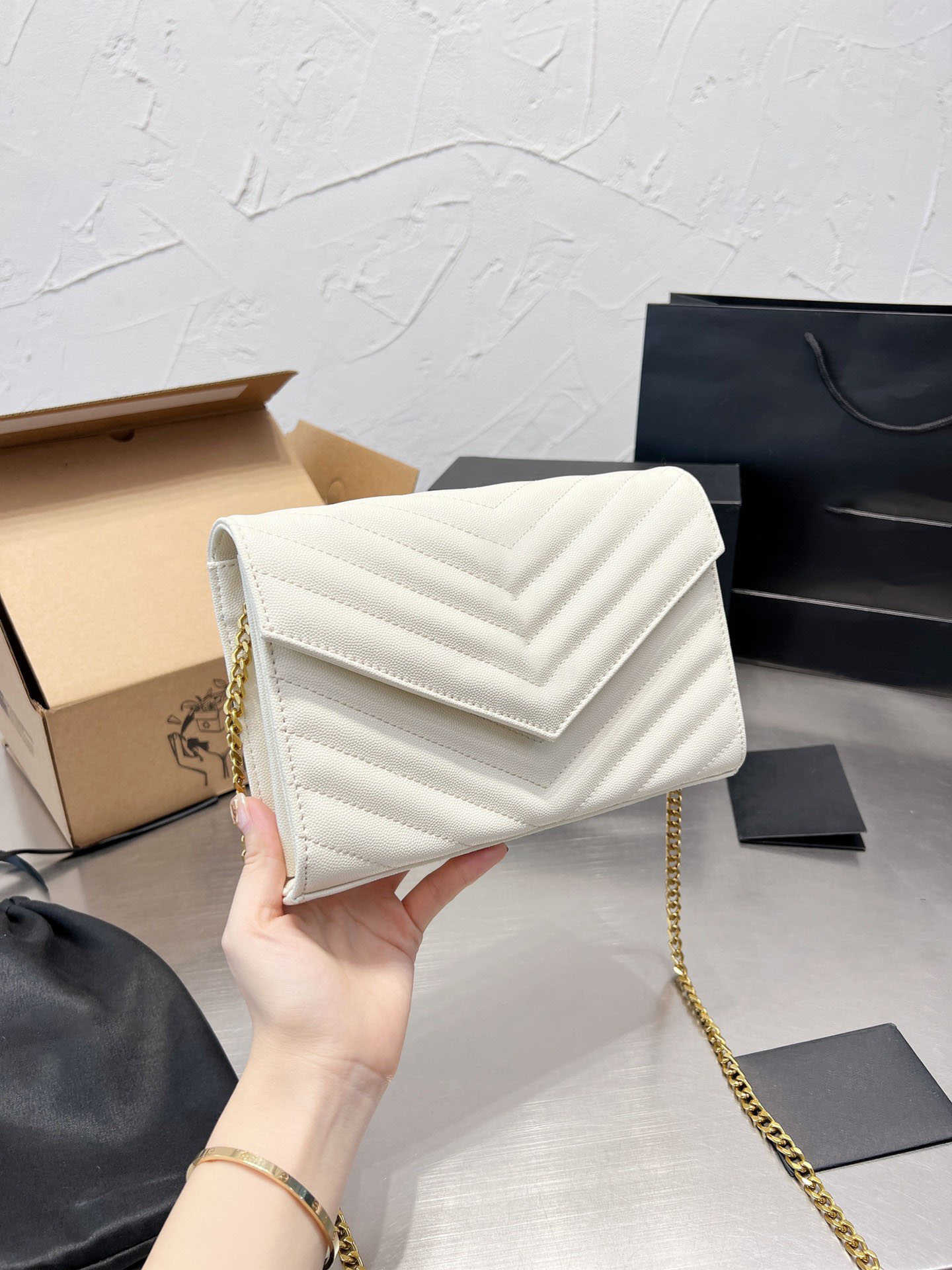 Twill caviar shoulder bag Luxury designer bag Women handbag Crossbody gold and silver chain leather fashion purse 3 colors, Box
Twill caviar shoulder bag Luxury designer bag Women handbag Crossbody gold and silver chain leather fashion purse 3 colors, Box