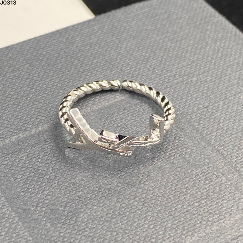 Women Fashion Brand Rings Designer Jewelry Womens Gold Silver Weave Opening Ring Ladies Accessories S Street Fashion D2210131F
Women Fashion Brand Rings Designer Jewelry Womens Gold Silver Weave Opening Ring Ladies Accessories S Street Fashion D2210131F