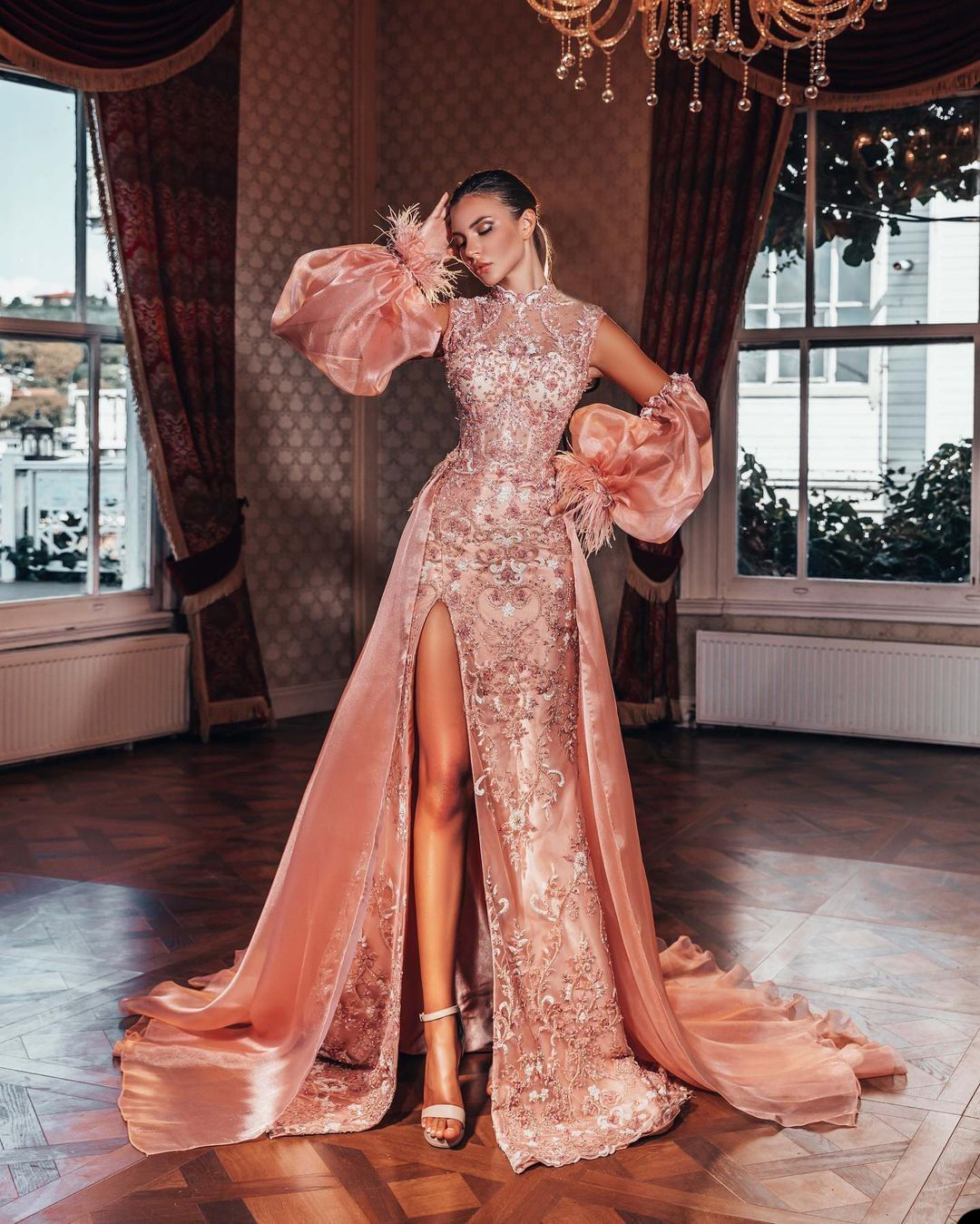 Graceful Blush Pink Prom Dresses Feathers Lace Appliques Detachable Sleeves Party Dresses Split Custom Made Evening Dress