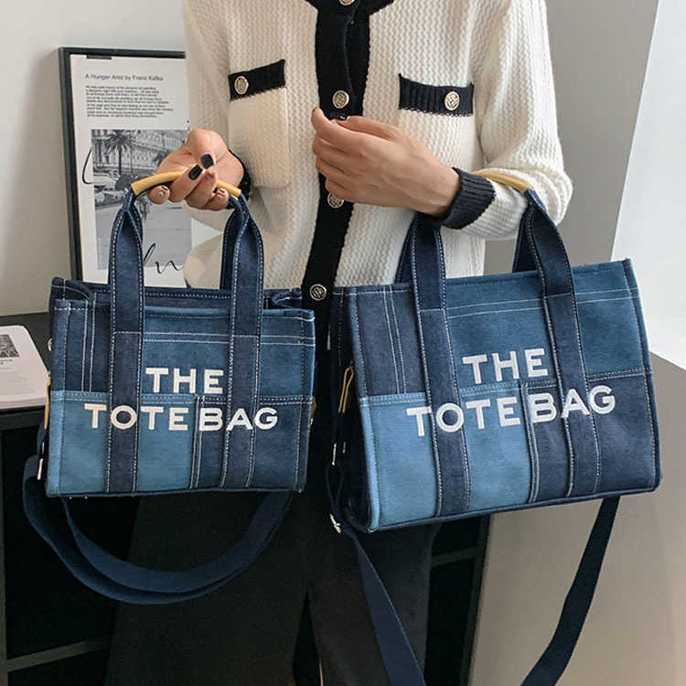 marc Totes Shoulder Bags handBags Denim Tote Bag Designer Women Handbags Luxury Shoulder Crossbody Bags Casaul handbags inside and back with letter 221009, Blue--27cm 
marc Totes Shoulder Bags handBags Denim Tote Bag Designer Women Handbags Luxury Shoulder Crossbody Bags Casaul handbags inside and back with letter 221009, Blue--27cm