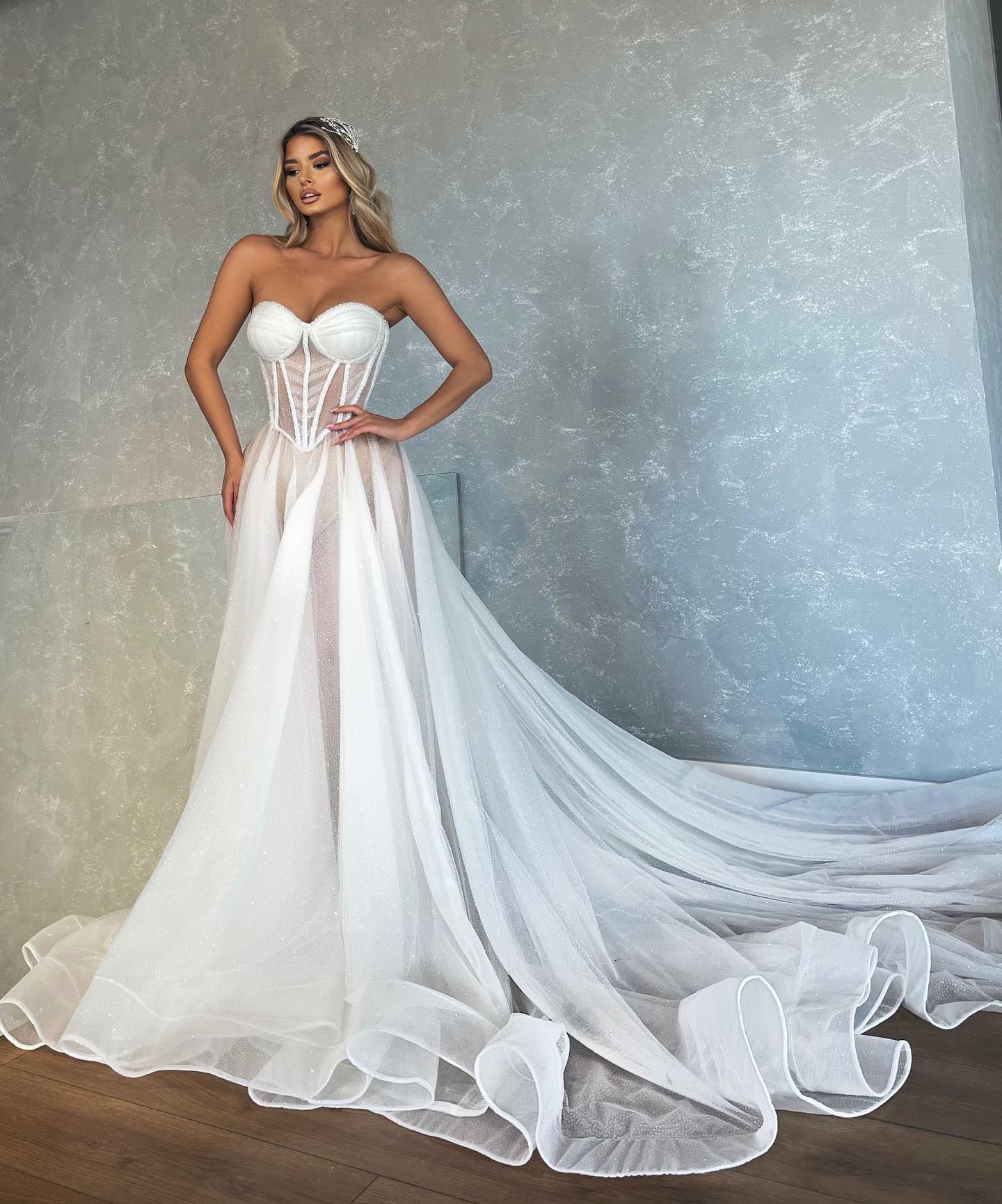 Beaded Fabulous Wedding Dresses Sweetheart Necke Bridal Gowns Plus Size Pleated Sweep Train Tulle Boned Vestido De Novia