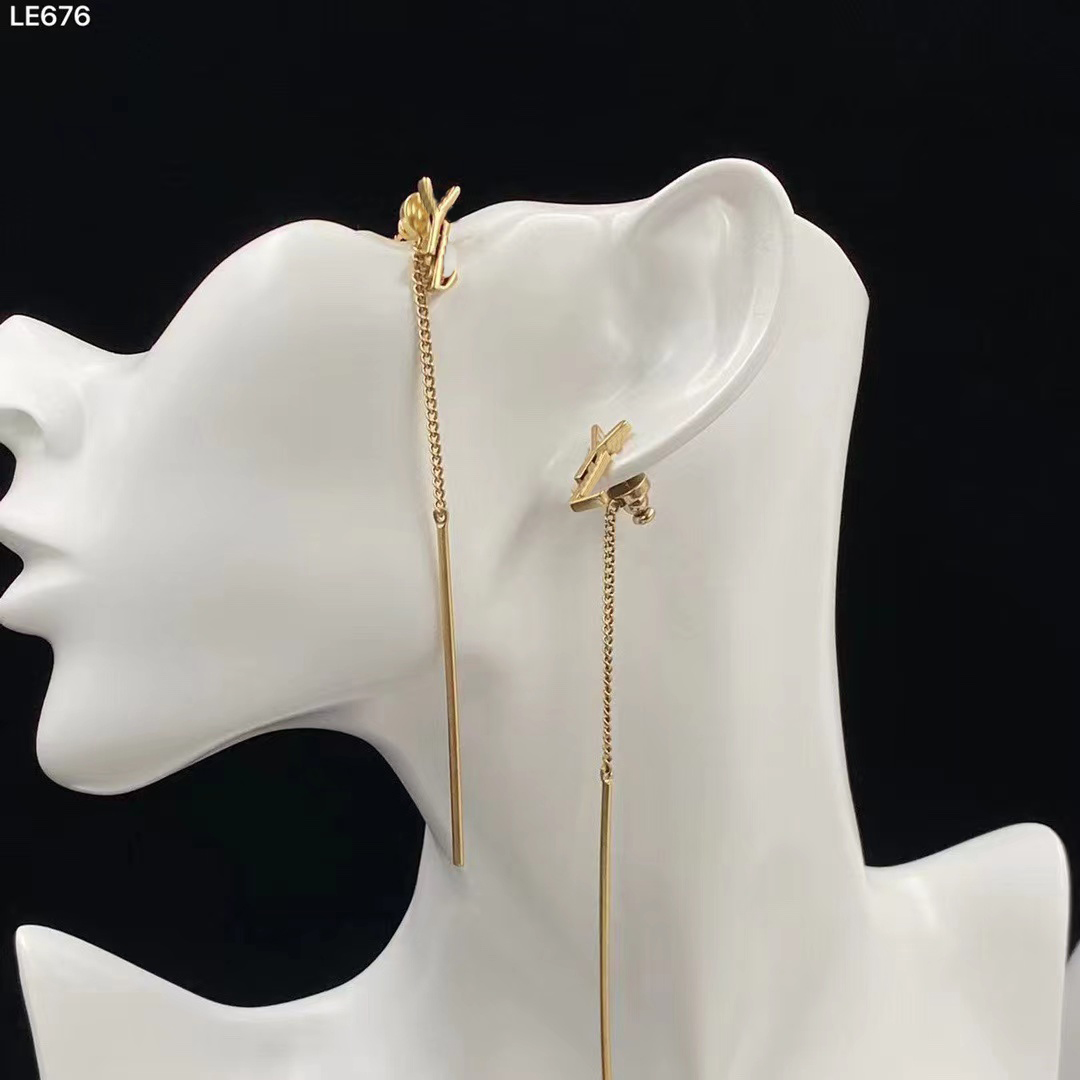 2022 Designer Earring Love Brass Stud For Woman Brand Simple Letters Y Gold Diamond Ring Lady Earrings Jewelry Ear Stud
2022 Designer Earring Love Brass Stud For Woman Brand Simple Letters Y Gold Diamond Ring Lady Earrings Jewelry Ear Stud