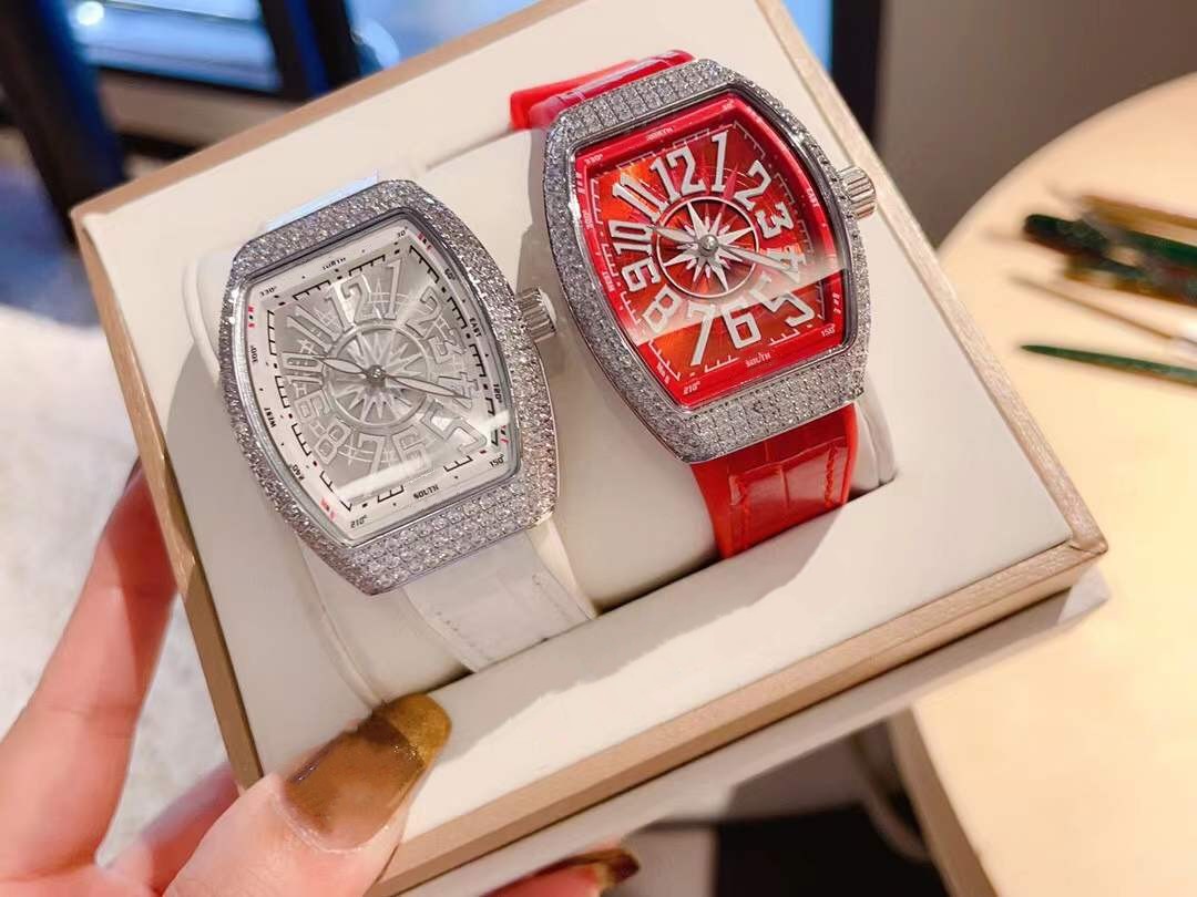 Full Diamond V32 Wine Barrel Watches Brand Geometric Numerals Star Wristwatch Women Red Leather Quartz Watch Lady Zircon Clock WaterProof, As photo
Full Diamond V32 Wine Barrel Watches Brand Geometric Numerals Star Wristwatch Women Red Leather Quartz Watch Lady Zircon Clock WaterProof, As photo