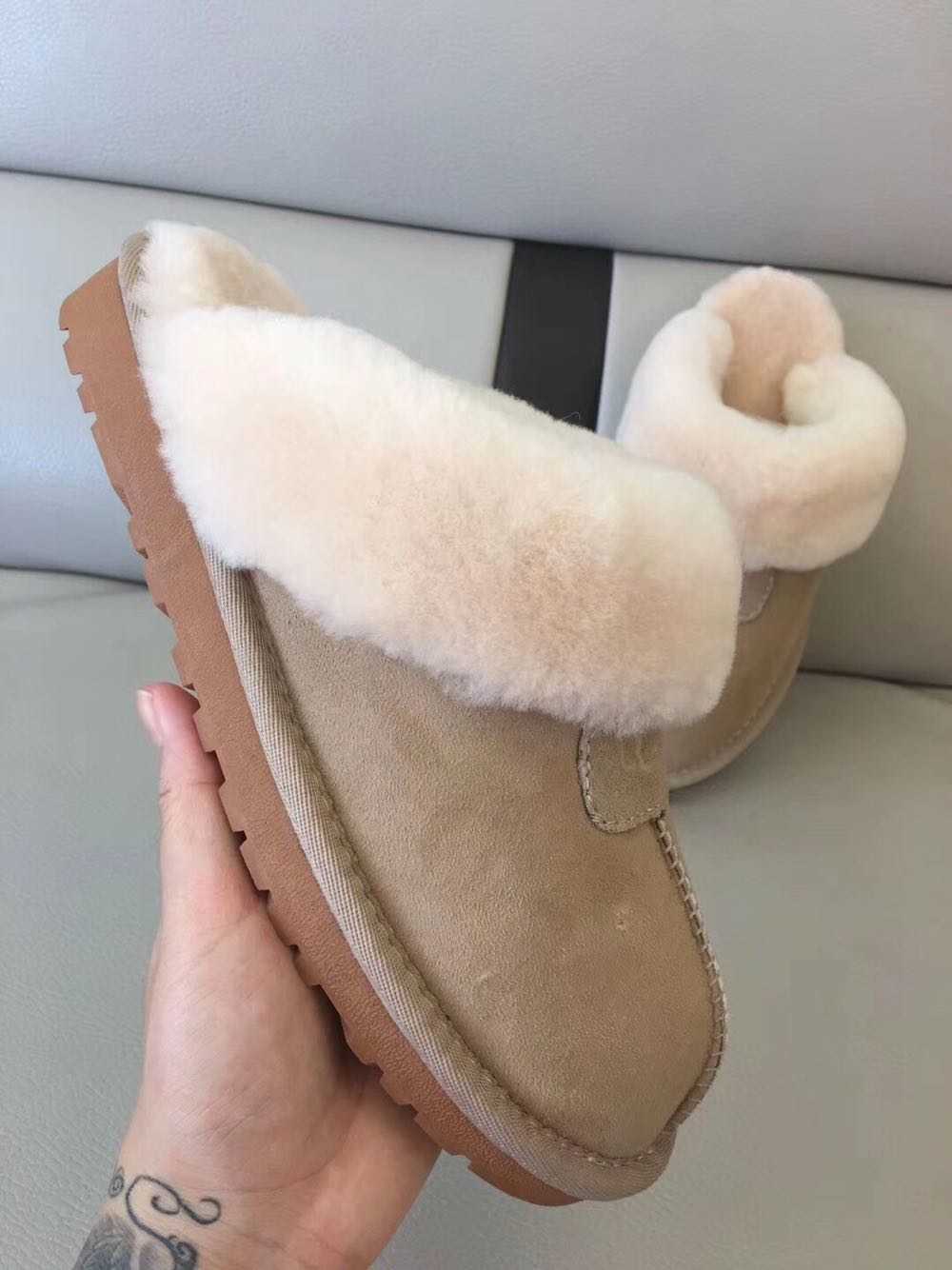 Slippers Snow Boots Women 'S Shoes Wgg S5125 Fashion Cotton Warm Casual Indoor Pajamas Party Wear Non-Slip Drag Large Men Women Size 35-45
Slippers Snow Boots Women 'S Shoes Wgg S5125 Fashion Cotton Warm Casual Indoor Pajamas Party Wear Non-Slip Drag Large Men Women Size 35-45