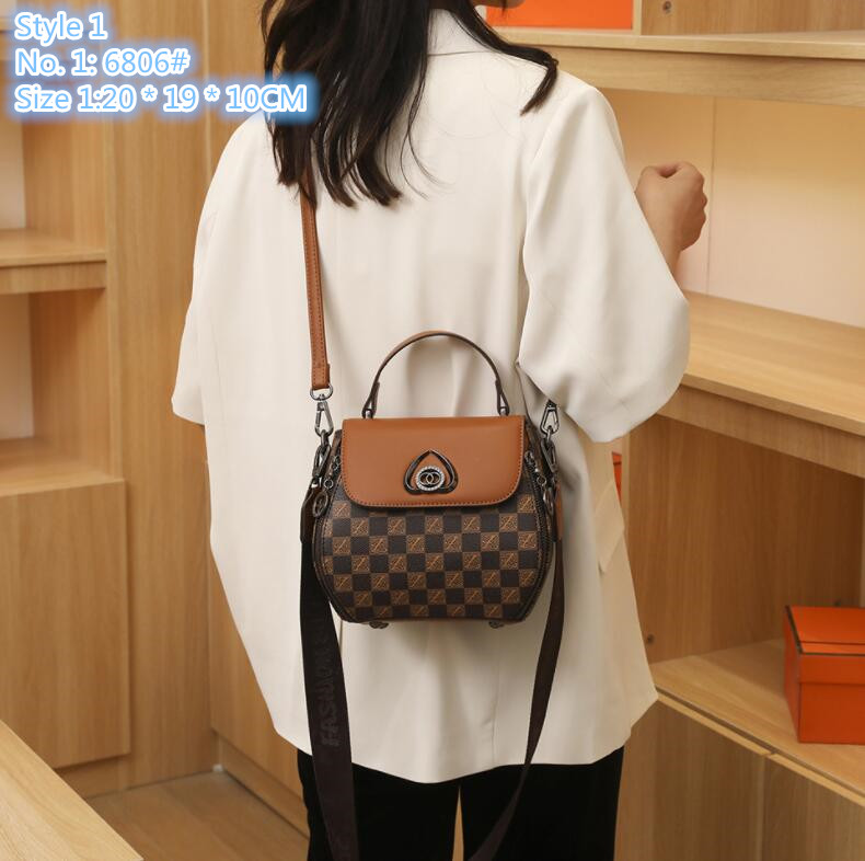 Wholesale factory ladies shoulder bags 3 styles retro double zipper plaid handbag street trend contrast color leather handbags sweet lady shaped women backpack, Brown-6806#-style 1
Wholesale factory ladies shoulder bags 3 styles retro double zipper plaid handbag street trend contrast color leather handbags sweet lady shaped women backpack, Brown-6806#-style 1