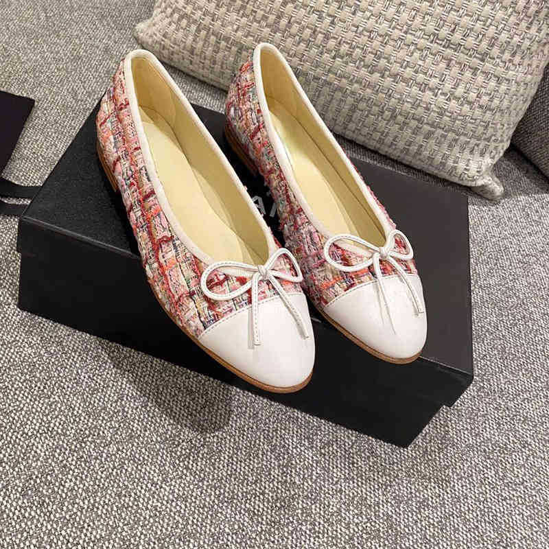 High version brand C family single round head shallow mouth ballet flat shoes small fragrance leather color matching, Black
High version brand C family single round head shallow mouth ballet flat shoes small fragrance leather color matching, Black