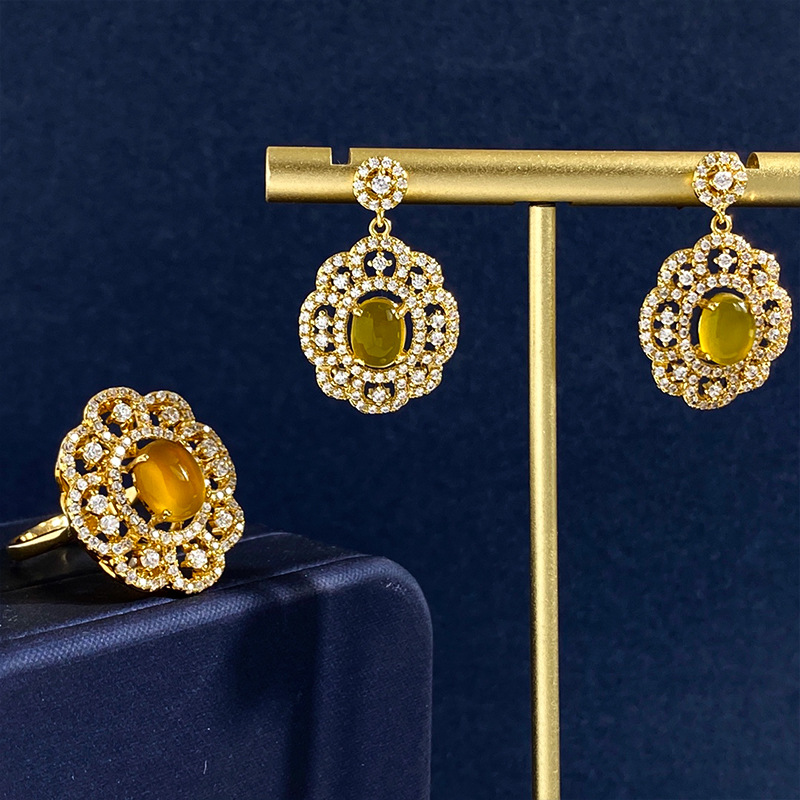 New vintage earrings flash with crystal hanging hollow oval wreath natural chalcedony gemstone stud