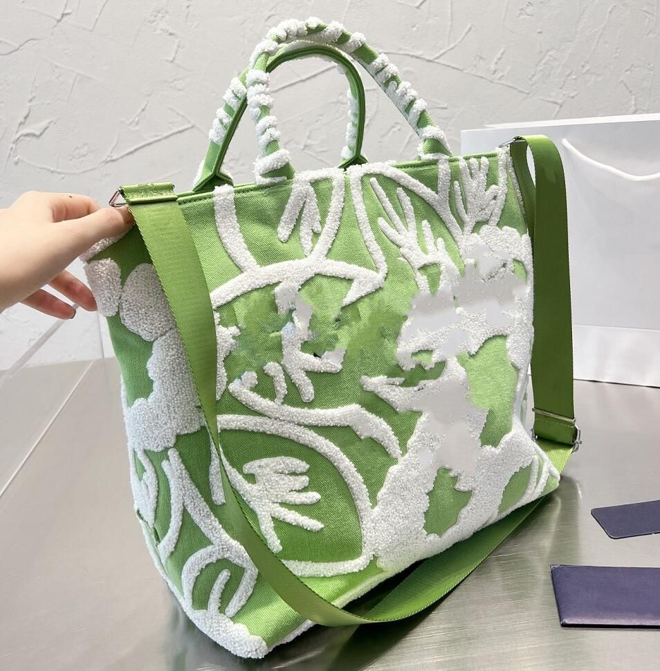 2022 Winter Plush Canvas Totes Designer Printing Shopping Bags High Capacity Handbags Single-Shoulder Bag Womens Leisure Vacation Handbag Messenger Packet, Make up the difference
2022 Winter Plush Canvas Totes Designer Printing Shopping Bags High Capacity Handbags Single-Shoulder Bag Womens Leisure Vacation Handbag Messenger Packet, Make up the difference