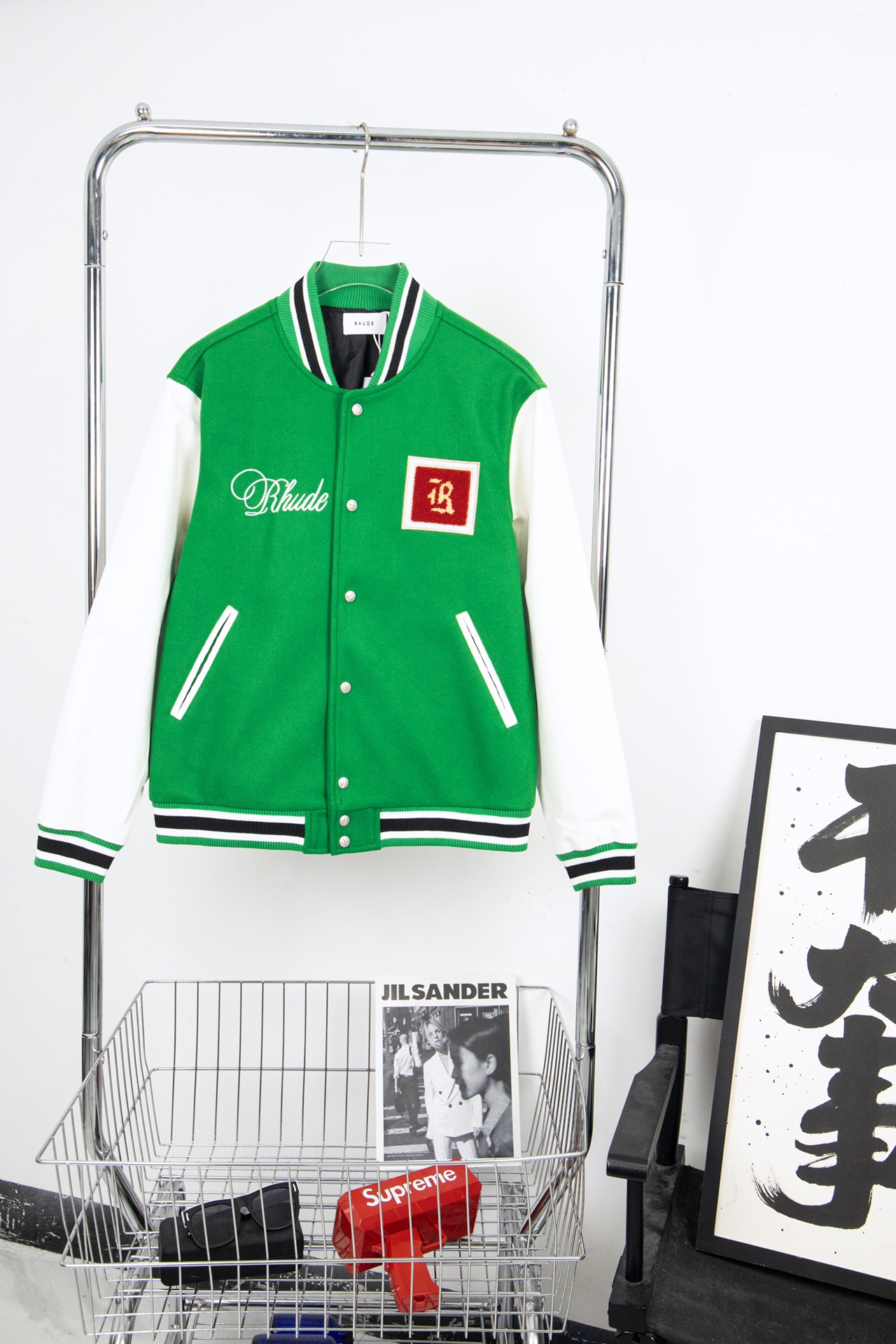 Mens jackets outwear coats RHUDE square letter embroidered woolen baseball uniform jacket Loose casual
Mens jackets outwear coats RHUDE square letter embroidered woolen baseball uniform jacket Loose casual