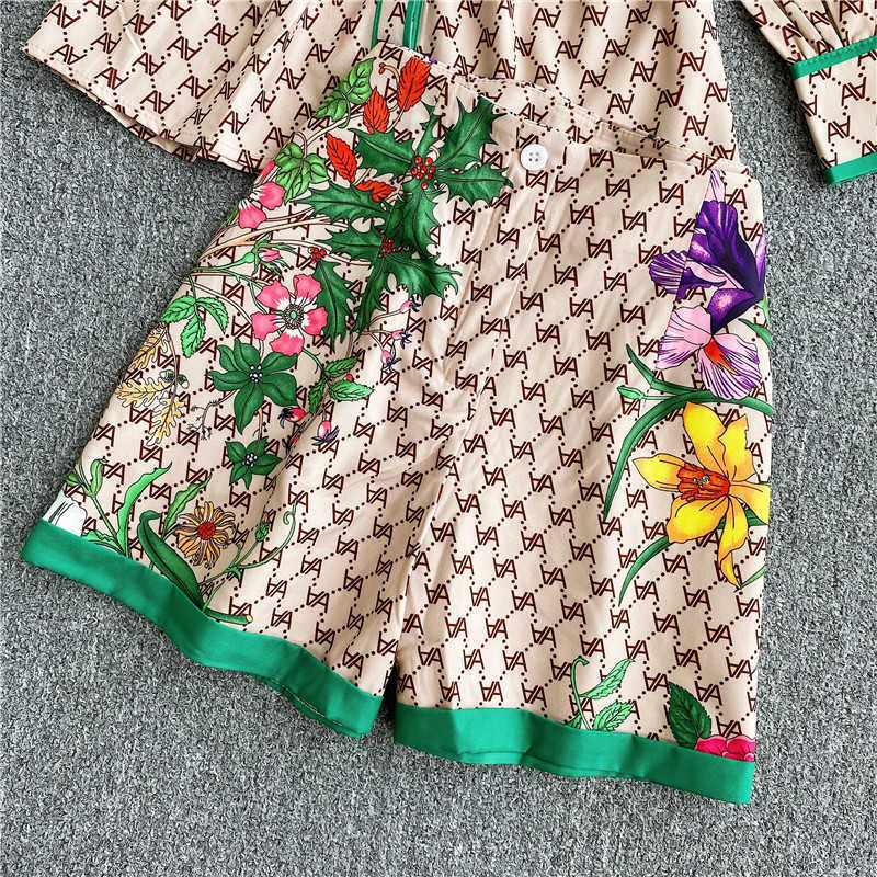 Women's Two Piece Pants Fashion Vintage Two Piece Set 2022 Summer Turn Down Collar Long Sleeves Blouse Lady Tops Shorts Women Vintage Printed Clo