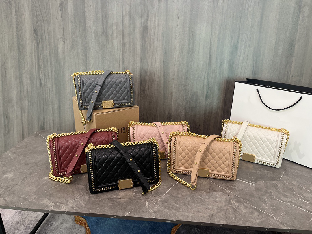 Cross Body BOY chain bag PM 25CM Women Beboy mouth cover Purse fashion shoulder handbag caviar grain leather Crossbody quilted Diamond Latti
Cross Body BOY chain bag PM 25CM Women Beboy mouth cover Purse fashion shoulder handbag caviar grain leather Crossbody quilted Diamond Latti