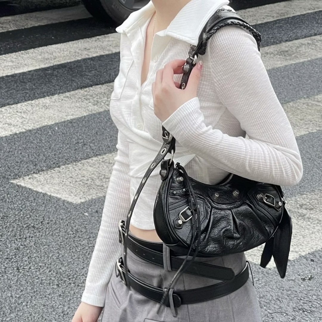 7A Quality 2022 Women Evening Bags lady Le Cagole Motorcycle shoulder Bags luxury Designers Genuine leather crossbody clutch wallet purse Pochette Retro 7 colors, Green
7A Quality 2022 Women Evening Bags lady Le Cagole Motorcycle shoulder Bags luxury Designers Genuine leather crossbody clutch wallet purse Pochette Retro 7 colors, Green