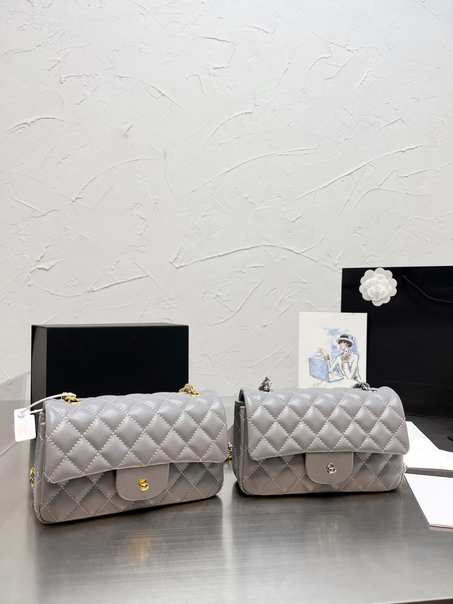 Lady bags Leather Fashion designer Handbags Backpack Purse Soft leathers material Cover women ladies Shoulder handbag Gold and Silver cross body wallet purses top, Customize
Lady bags Leather Fashion designer Handbags Backpack Purse Soft leathers material Cover women ladies Shoulder handbag Gold and Silver cross body wallet purses top, Customize