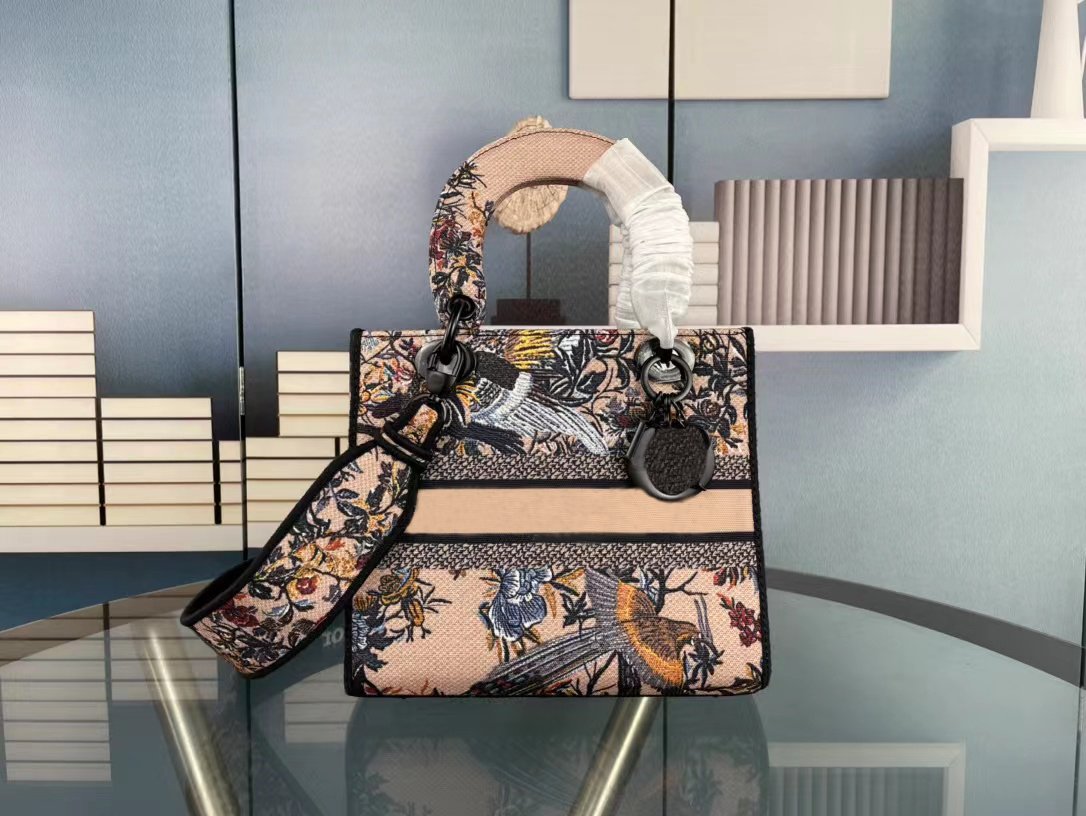 Original luxury designer bag flowing tiger pattern large capacity shopping bag handmade double-sided M1295, 10#1295
Original luxury designer bag flowing tiger pattern large capacity shopping bag handmade double-sided M1295, 10#1295
